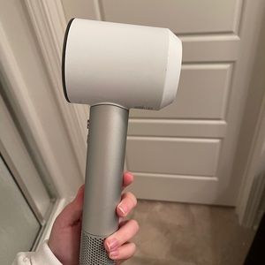 Dyson Blow Dryer Supersonic - White